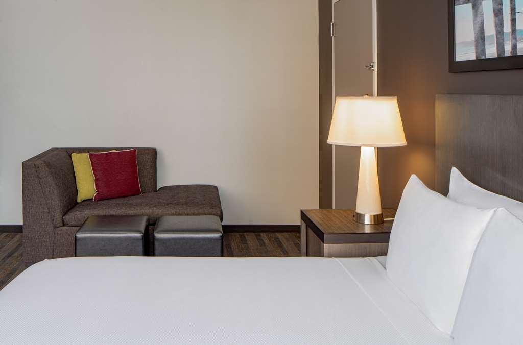 Hyatt House New Orleans Downtown Hotel Room photo